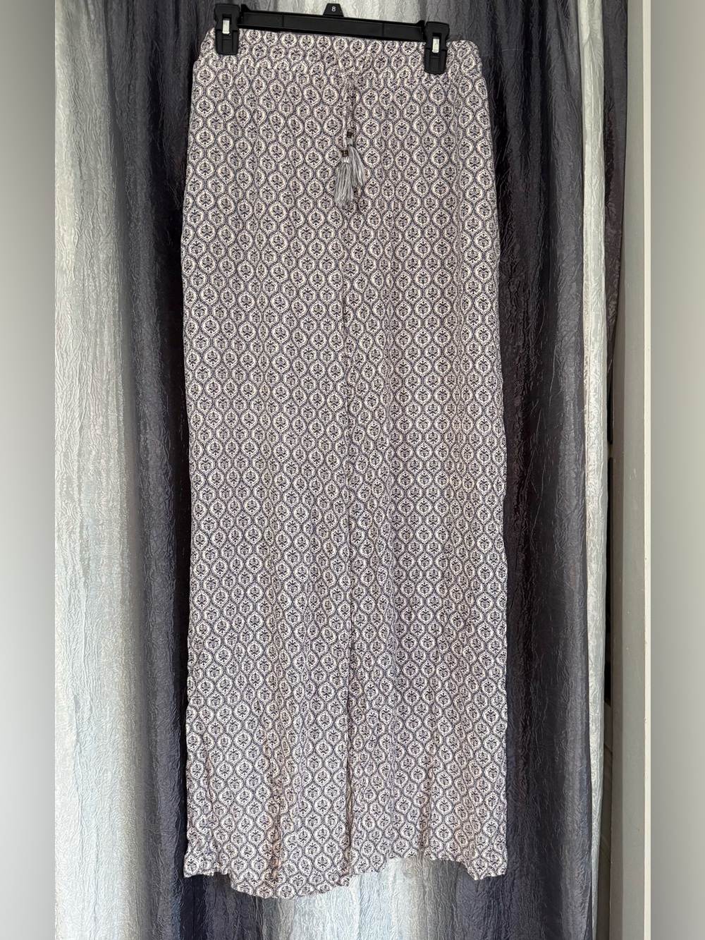 Knox Rose Wide Leg Pants in Light Lavender and White Geometric Print